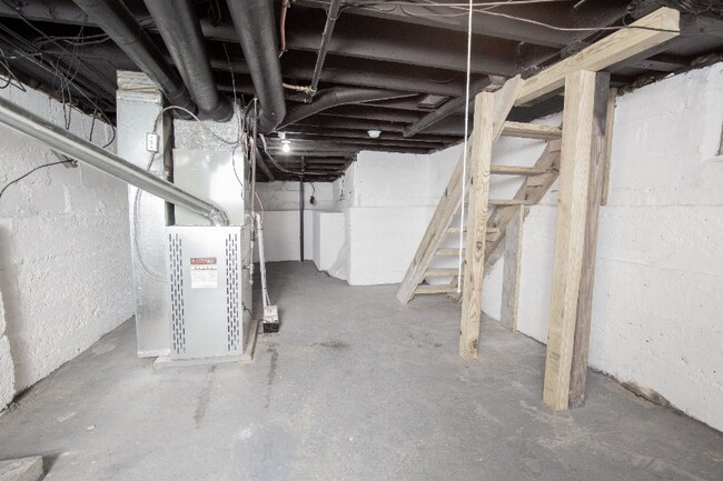 Building Photo - 676 Hanford St