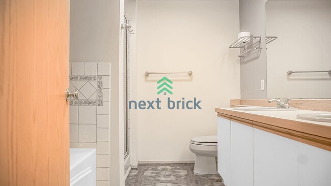 Building Photo - 3 Bed 2.5 Bath Townhouse Available for Rent!