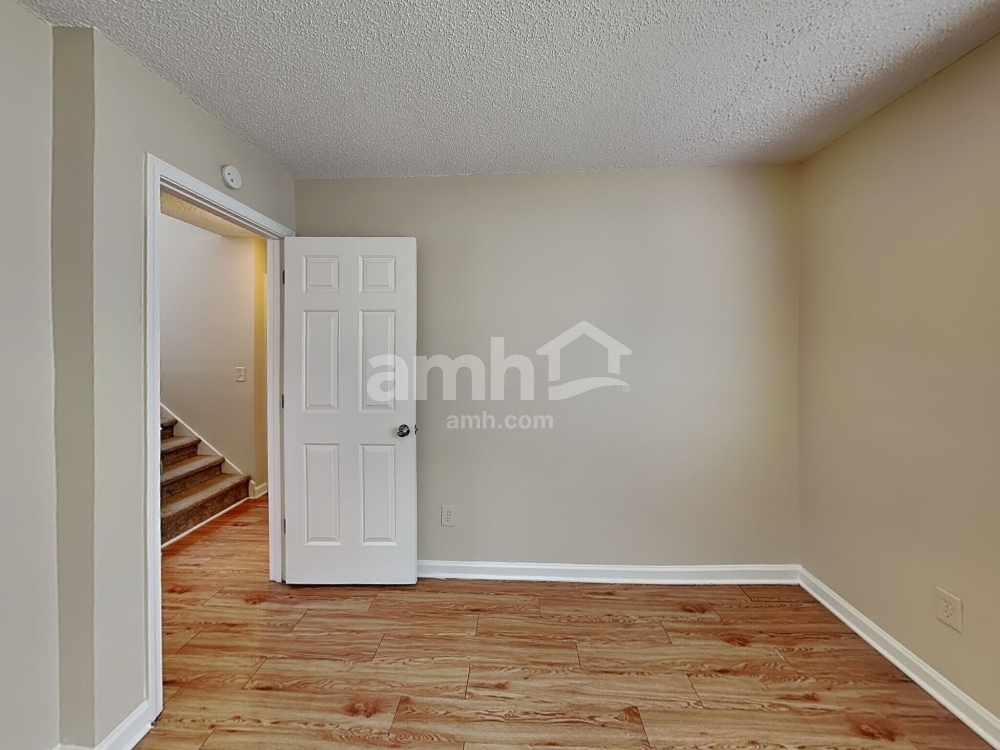 Building Photo - 228 Kings Cove