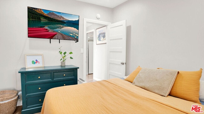 Building Photo - 252 E 47th St