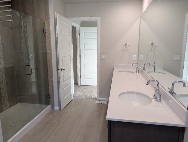 Building Photo - 912 119th Ave SE