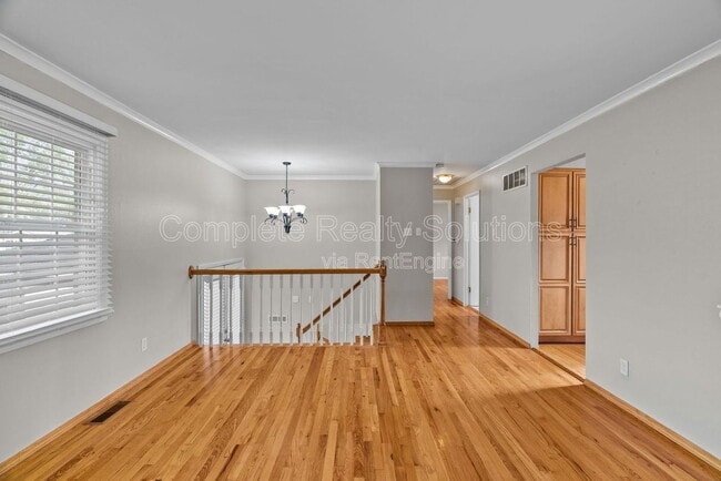 Building Photo - 12464 Glengate Dr