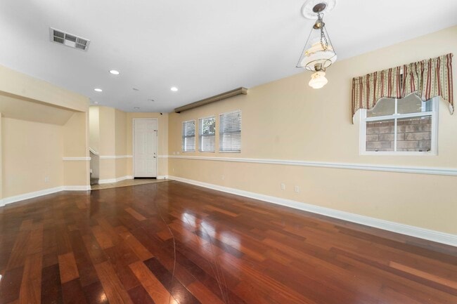 Building Photo - 28225 Clementine Dr