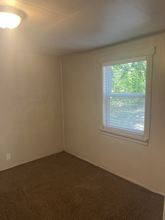 Building Photo - 275 E 200 S