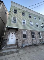Building Photo - 184 Walnut St