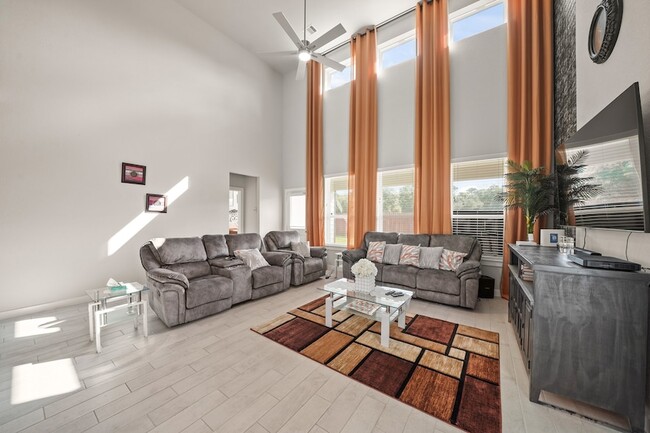 Building Photo - 18419 Windy Knl Wy