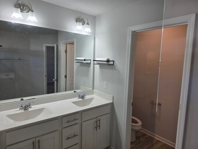 Building Photo - Modern 3-Bedroom Townhome in Copley Farms,...