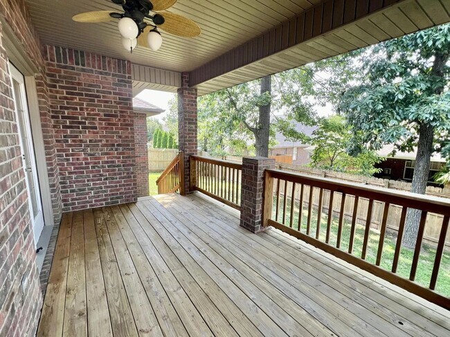 Building Photo - Beautiful Home in Nixa! Wont Last!
