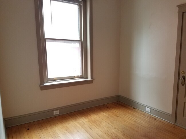 Building Photo - First Floor 1 Bedroom near Downtown Lancaster
