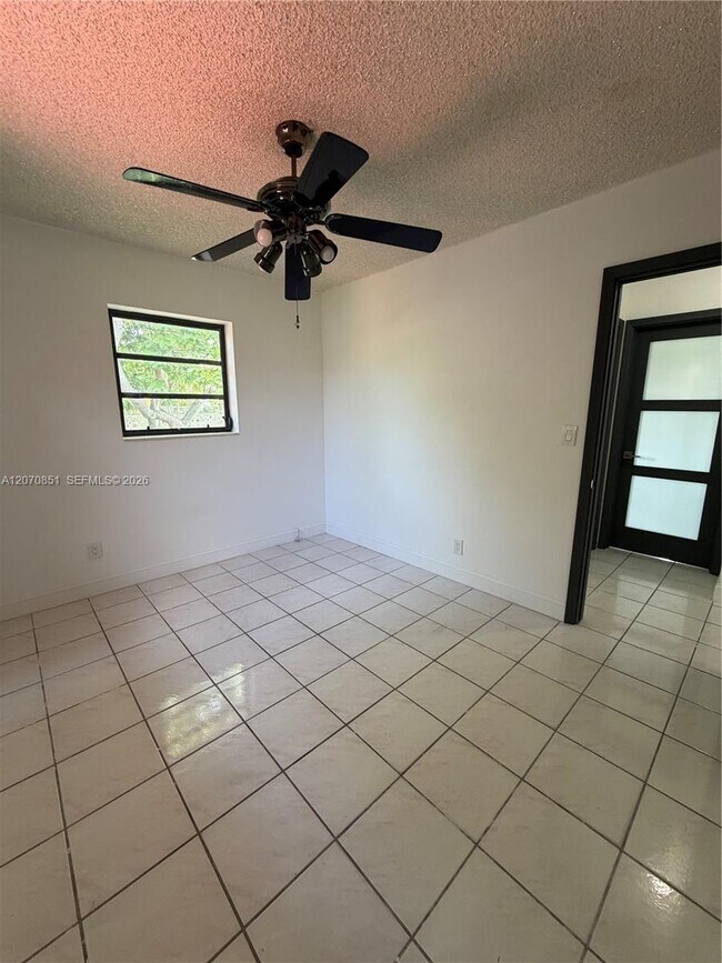 Building Photo - 4175 SW 87th Ave