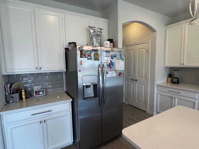 Building Photo - 4100 Smokey Hill Ct