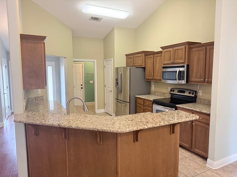 Building Photo - 1944 Bay Pine Cir