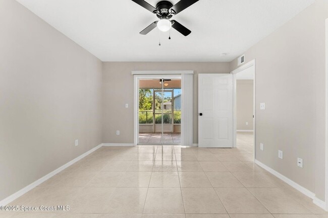 Building Photo - 158 Empress Ave