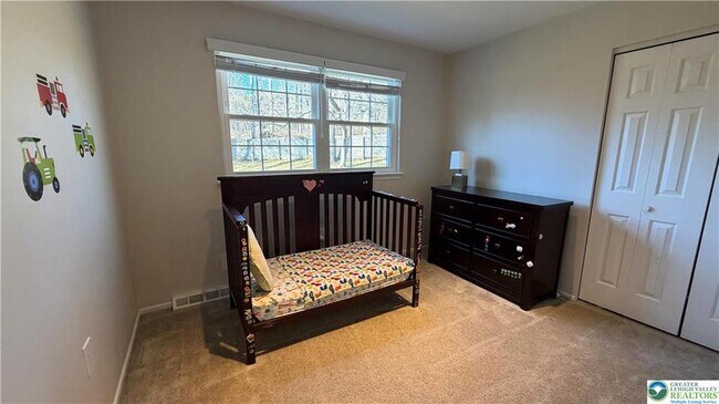 Building Photo - 639 Heather Ln