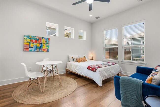 Building Photo - 8416 Apogee Blvd