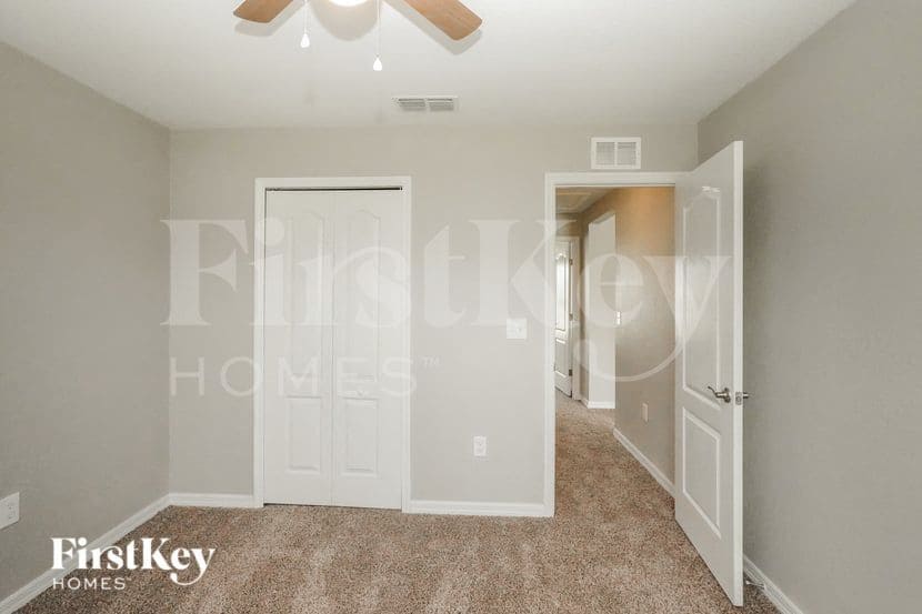 Building Photo - 444 Lanham Dr