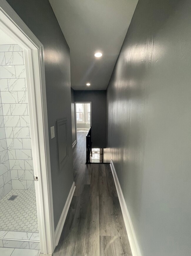 Building Photo - 1611 S Yewdall St