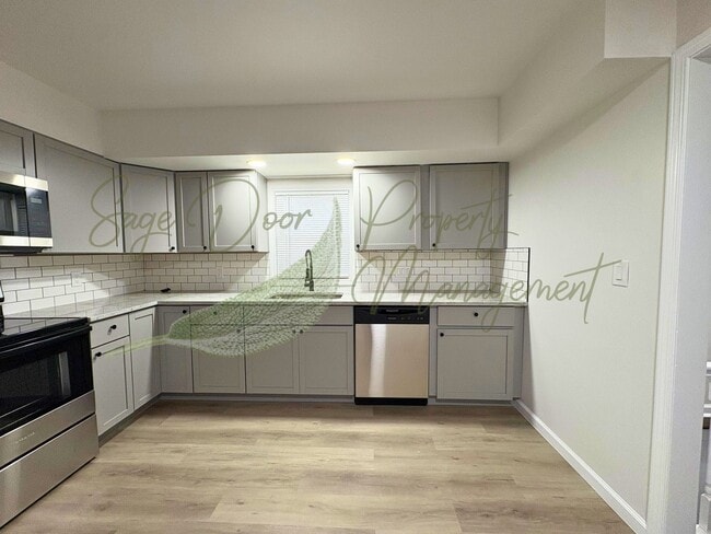 Building Photo - WELCOME HOME TO COMFORT & STYLE