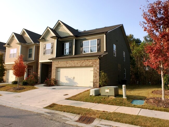 Building Photo - Modern 3BR Townhome - Swim/Tennis and More!