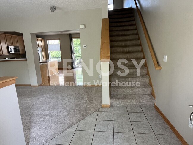 Building Photo - Available Now 3 Bedroom 1 Bath 1 Powder Room Townhome in Eden Prairie