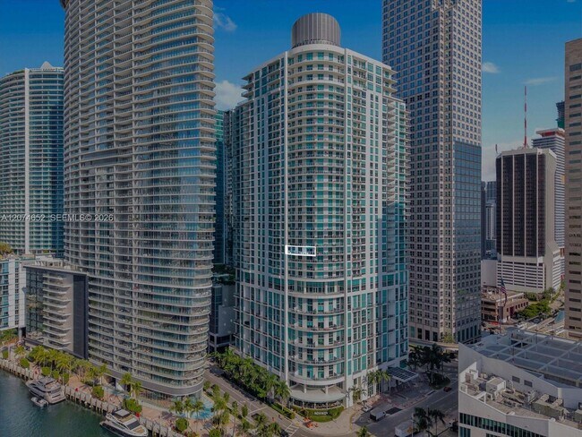 Building Photo - 300 S Biscayne Blvd