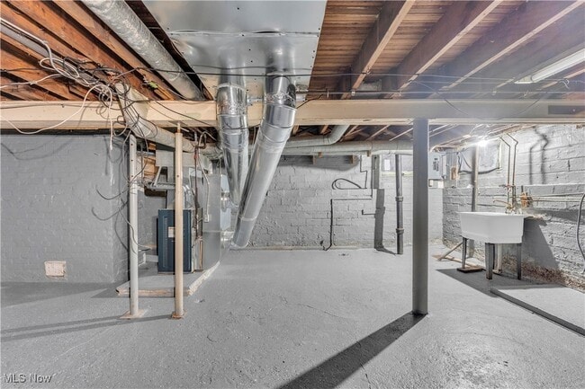 Building Photo - 221 E 266th St