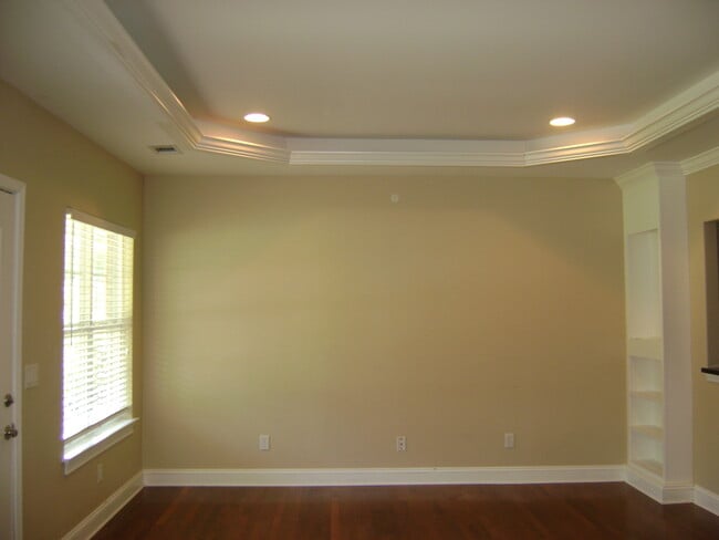 Building Photo - LIVE OAK DUPLEXES- HISTORIC POOLER