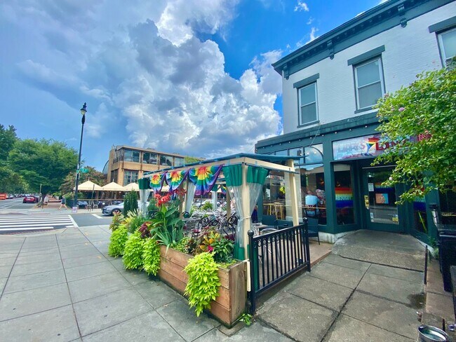 Building Photo - SAVE OVER $200!* Dupont Circle 1 Bedroom Charmer with Patio, Fireplace, Central Air, Washer/Dryer!