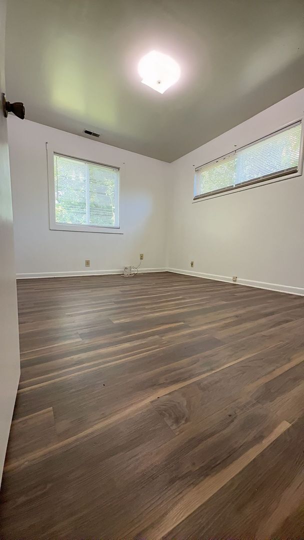 Building Photo - 3 Bedroom Available August 2026;   Monthly...