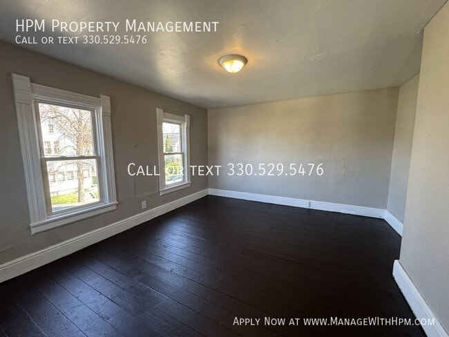 Building Photo - 713 Garfield Ave SW