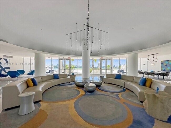 Building Photo - 1035 West Ave