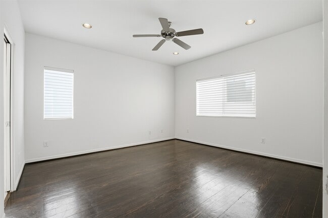 Building Photo - 4704 Crawford St