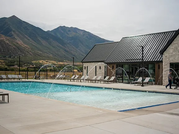 Building Photo - 1505 E 720 N