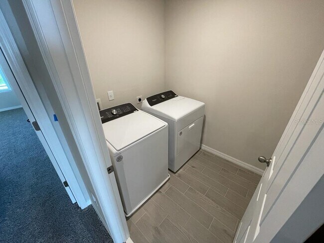 Building Photo - 418 Legacy Lp