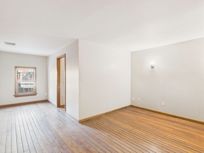 Building Photo - 1416 Lawton St