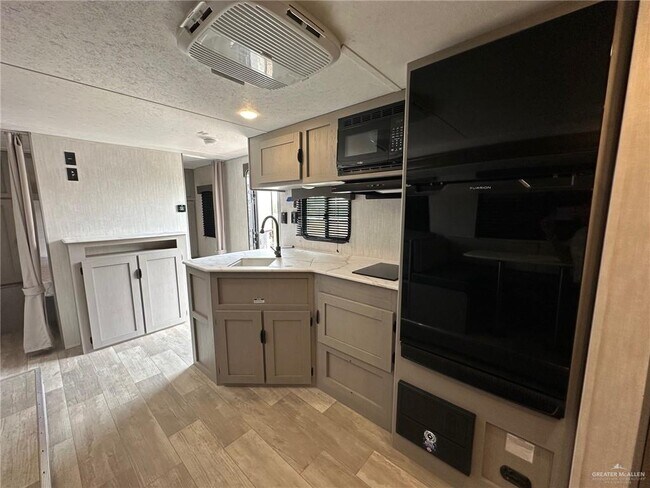 Building Photo - 4714 Wynn Dr