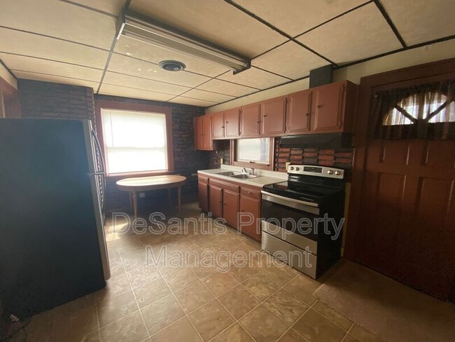 Building Photo - 3571 Brodhead Rd