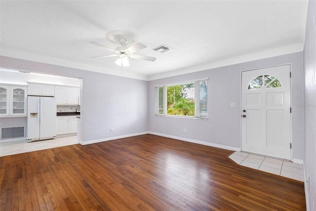 Building Photo - 4320 Yardley Ave N