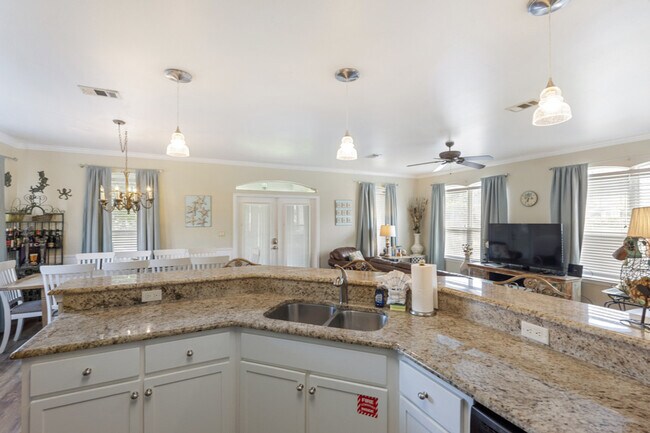 Building Photo - 9 Amber Cove