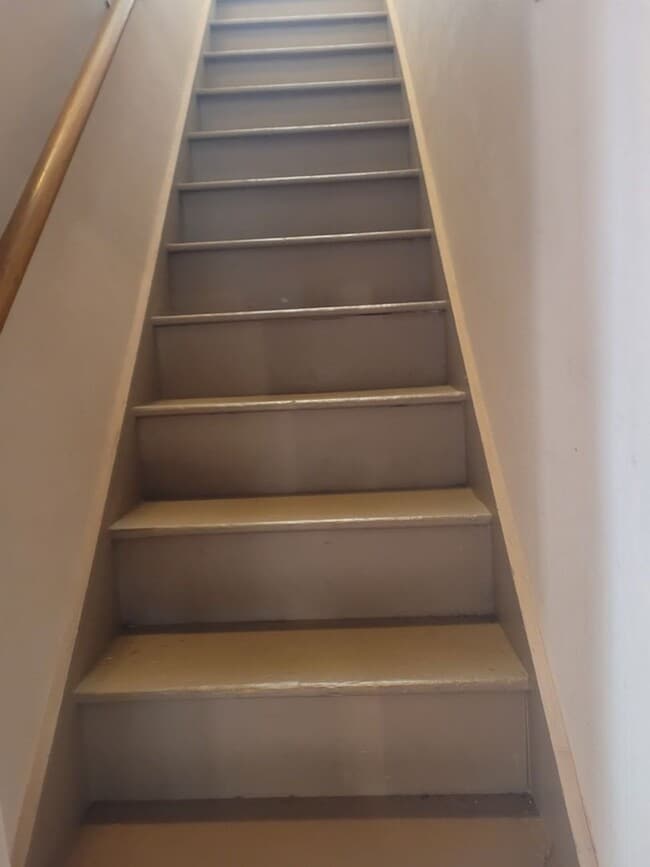 Building Photo - 3 bedroom 2 bath