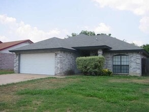 Building Photo - 917 Fiero Dr