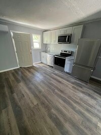 Building Photo - 106 N Pugh St