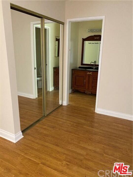 Building Photo - 5334 Lindley Ave