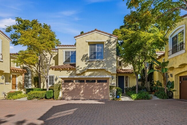 Primary Photo - Beautiful 3 Bedroom 2.5 Bath Single Family...