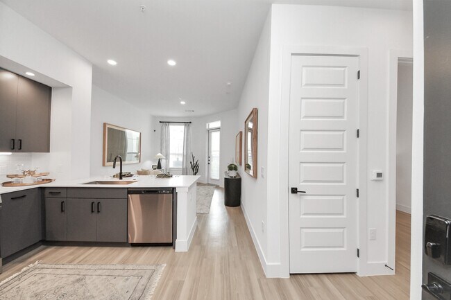 Building Photo - 15635 Memorial Dr