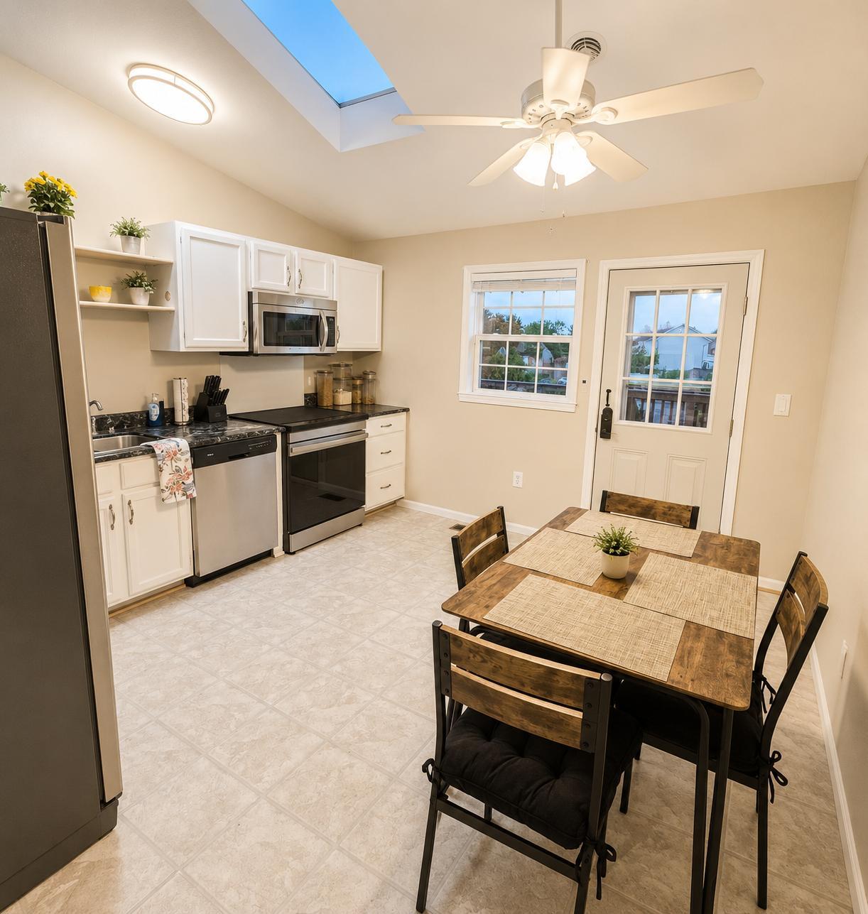 Shared Kitchen - 9 Heritage Ln