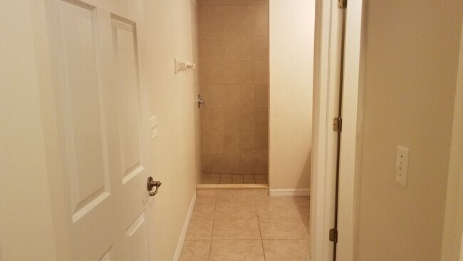 Building Photo - !!! AVAILABLE NOW !!!   !!!PRICE REDUCED!!...