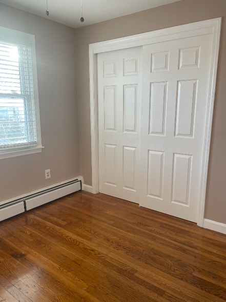 Building Photo - 5 Ambrose St