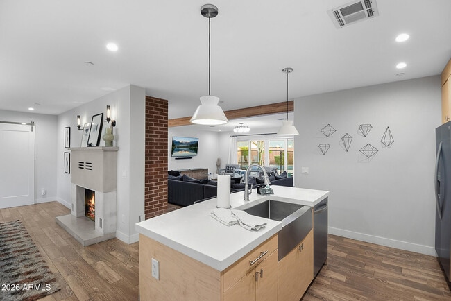 Building Photo - 7243 E Virginia Ave