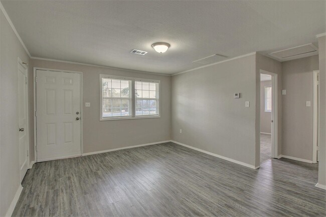 Building Photo - 20 Hiland Pl